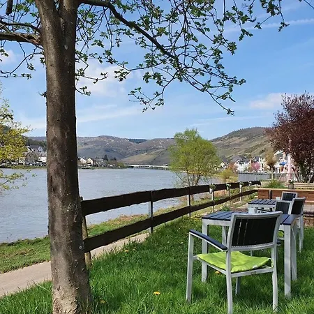 Moselkino Zell Mosel Semesterbostad Merl